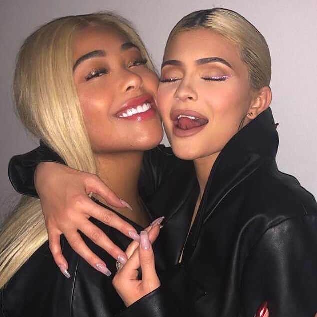 E! Onlineさんのインスタグラム写真 - (E! OnlineInstagram)「It's official: Kylie Jenner unfollowed Jordyn Woods on Instagram. Link in bio for where they stand five months after the cheating scandal. (📷: Instagram)」7月27日 9時33分 - enews