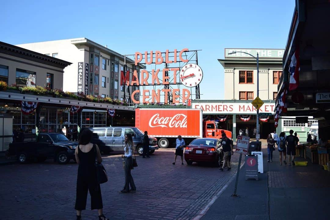 ブルックリー・ハンさんのインスタグラム写真 - (ブルックリー・ハンInstagram)「Just a typical tourist in Seattle #nikonusa #visitseattle」7月27日 9時44分 - brookleeh95