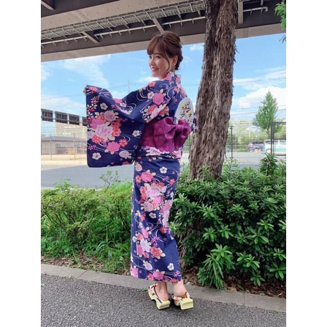 三島ゆかりさんのインスタグラム写真 - (三島ゆかりInstagram)「梅雨明けまして、いよいよ夏本番ですねって言いたいところ、今度は台風💨 天神祭には行けなかったのでインスタのストーリーズにみんながあげてる花火を見ましたww🎆 本日浴衣来店でございます👘 この写真の浴衣とはまた違うので、是非お越しください💖😊 #スーパードーム #大和高田 #イメージガール #sunnydaygirls #sdg #来店 #浴衣 #夏 #日本の夏 #和装 #japan #japanesegirl #yukata #三島ゆかり #ゆかりんご #ゆかりんごチャンネル #ゆかりんごgames #youtuber #チャンネル登録 #よろしくお願いします #followｍe」7月27日 9時59分 - apple340