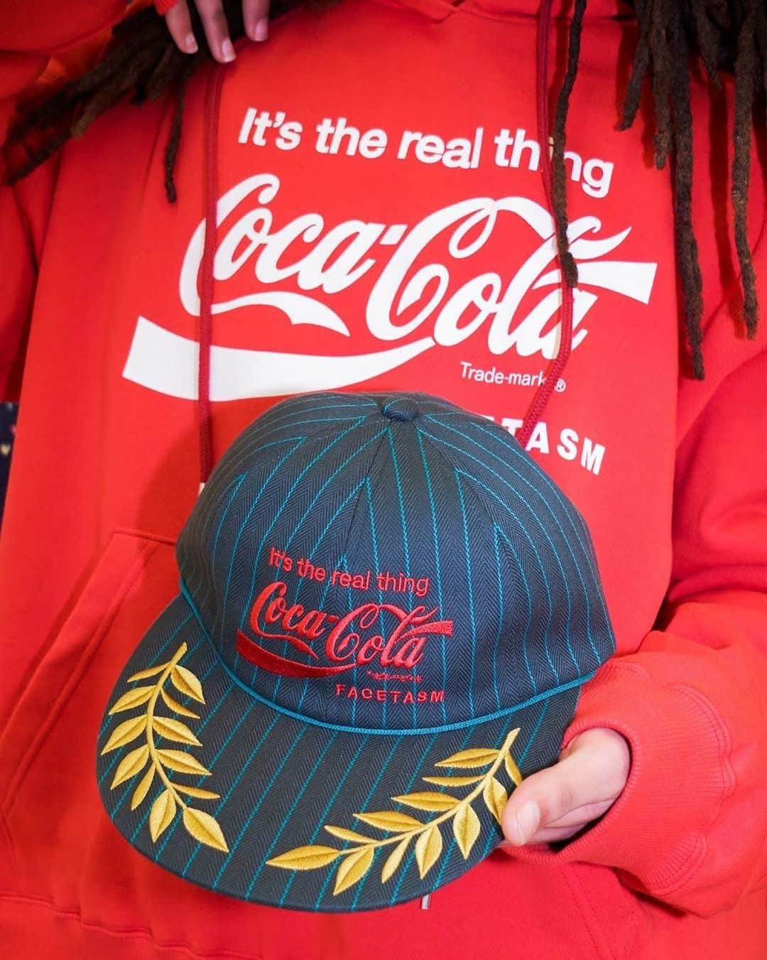 ファセッタズムさんのインスタグラム写真 - (ファセッタズムInstagram)「The FACETASM x Coca-Cola collection launches for purchase at FACETASM Omotesando, the FACETASM e-store, and 12 other stores throughout Japan from Today.  Photography: #WATARU  #facetasmtokyo #facetasm #ファセッタズム @cocacola_japan #cocacola #コカコーラ  #facetasmxCocaCola #facetasmtokyoxCocaCola ＃ファセッタズムxコカコーラ #facetasmomotesando #facetasmestore #ACHROMA #argus #barneysnewyorkfukuoka #beams_women_harajuku #阪急うめだ本店 #DLAB #doverstreetmarketginza #isetanmens_creators #modest #nubiantokyo #cscasestudy #thecontemporaryfix #theconveni」7月27日 10時00分 - facetasmtokyo