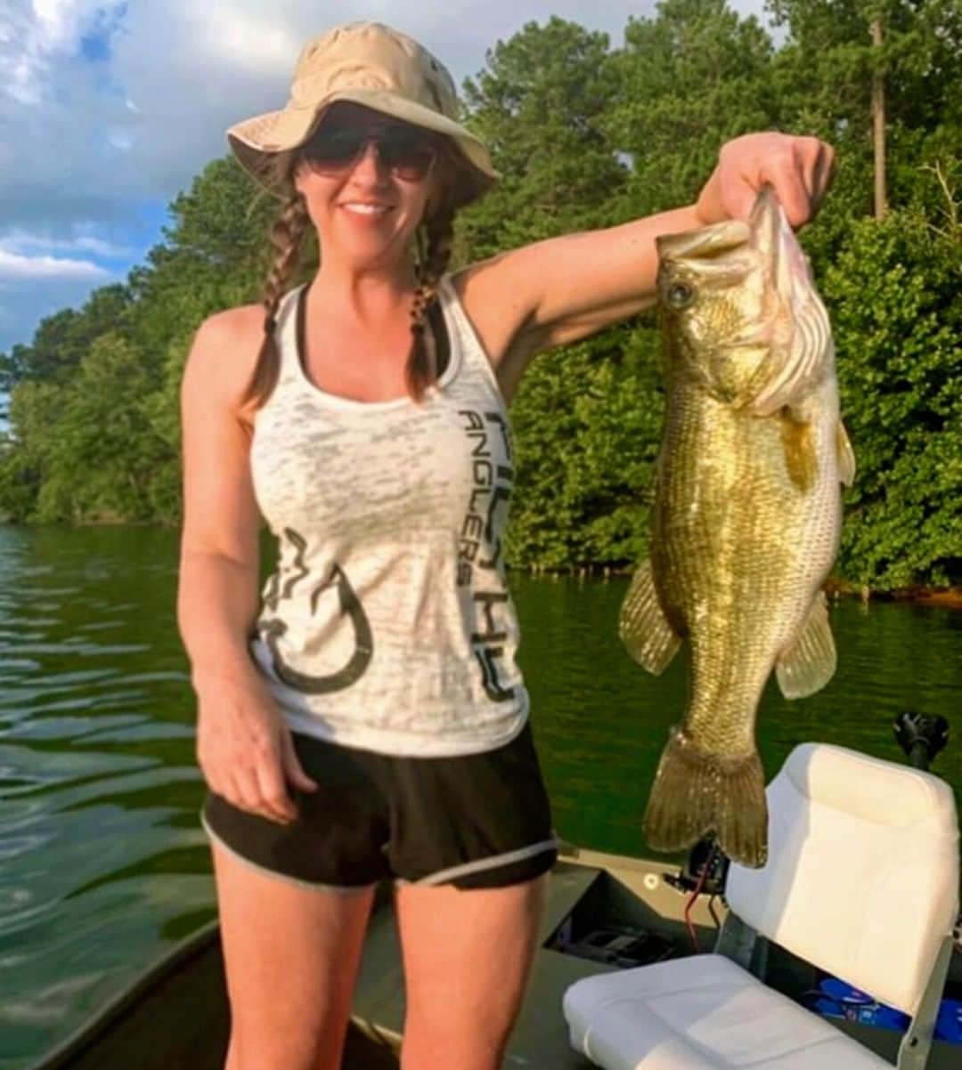 Filthy Anglers™さんのインスタグラム写真 - (Filthy Anglers™Instagram)「Team Filthy member @Julesmoore75 from Georgia managed to beat the heat and find this 4.6lbs largie creeping around.  With that current heat wave, I know for myself and many others the bit turned off a bit as fish moved a bit deeper, making them tough to find. July in the Northeast is probably one of the hardest times of the year for me to fish, my style just doesn't equal fish in warmer waters.  Congrats on the catch @julesmoore75 you are Certified Filthy. www.filthyanglers.com #fishing #catchandrelease #bassfishing #filthyanglers #largemouthbass #getoutside #anglerapproved #outdoors #teamfilthy  #lakelife  #bigfish #girlswhofish #girlsfishtoo #fishinggirls #reelgirlsfish #rippinlips #ladyangler」7月27日 10時01分 - filthyanglers