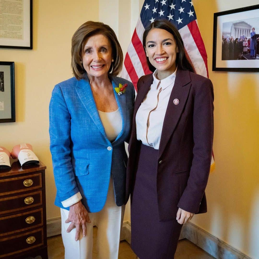 NBC Newsさんのインスタグラム写真 - (NBC NewsInstagram)「Speaker Nancy #Pelosi met with Rep. Alexandria Ocasio-Cortez following tensions between the two lawmakers over the humanitarian border aid bill. Click the link in our bio for more. . 📷 Office of House Speaker Nancy Pelosi」7月27日 10時01分 - nbcnews
