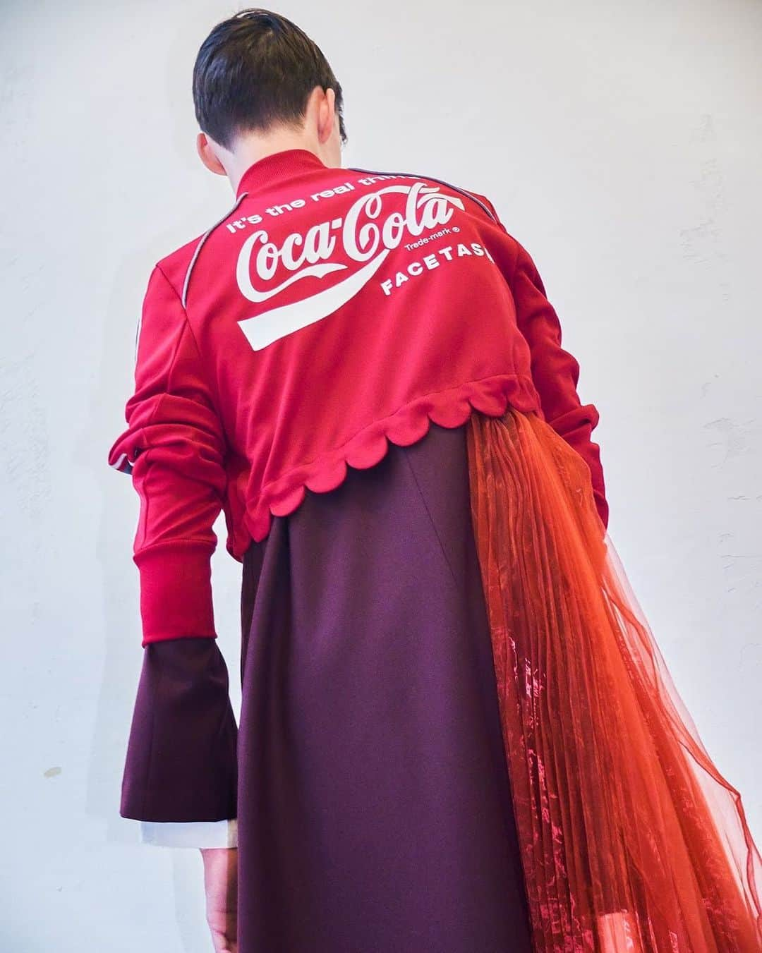 ファセッタズムさんのインスタグラム写真 - (ファセッタズムInstagram)「The FACETASM x Coca-Cola collection launches for purchase at FACETASM Omotesando, the FACETASM e-store, and 12 other stores throughout Japan from Today.  Photography: #WATARU  #facetasmtokyo #facetasm #ファセッタズム @cocacola_japan #cocacola #コカコーラ  #facetasmxCocaCola #facetasmtokyoxCocaCola ＃ファセッタズムxコカコーラ #facetasmomotesando #facetasmestore #ACHROMA #argus #barneysnewyorkfukuoka #beams_women_harajuku #阪急うめだ本店 #DLAB #doverstreetmarketginza #isetanmens_creators #modest #nubiantokyo #cscasestudy #thecontemporaryfix #theconveni」7月27日 10時01分 - facetasmtokyo