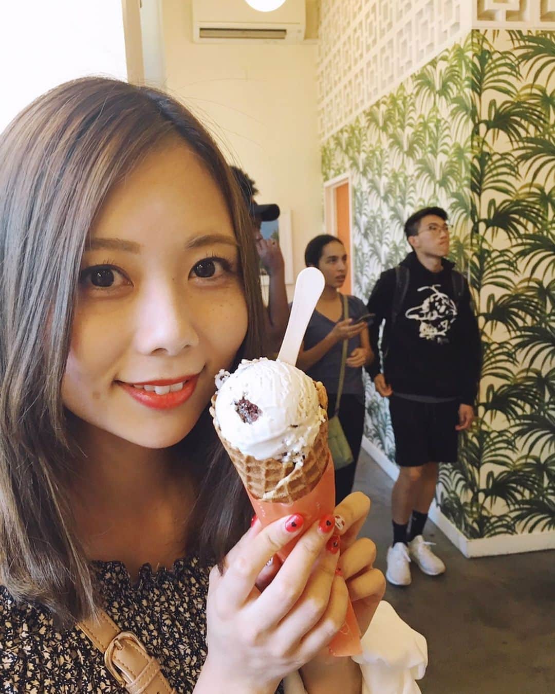西村季里子のインスタグラム：「・ ノープランで行ったシアトル🐠 それでも、街を歩いてるだけで いろんな発見があって楽しかったし オシャレなお店も見つけられて満足💖 シアトルにある中華街で とっても人気な中華料理屋さんがあって そこで朝食食べたんだけど感動した🥺✨ 美味しかったなぁ〜🥟💕 #アメリカ#america #シアトル#seattle  #旅行#vacation #seafood#clamchowder #スターバックス#スタバ#starbucks  #中華街#chinatown #jadegarden #観光#観光 #icecream #chocolatemint #beer#coffee #follow #followme」