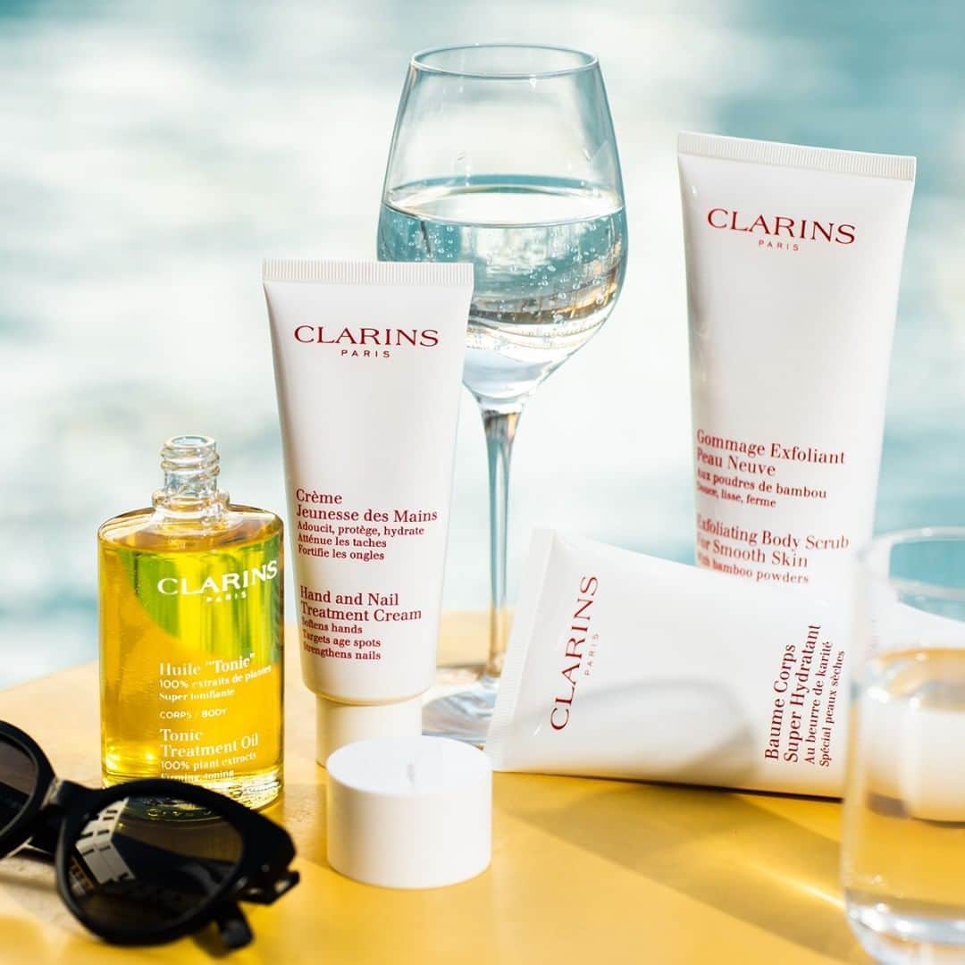 Clarins Canadaさんのインスタグラム写真 - (Clarins CanadaInstagram)「🌞Poolside glamour starts with beautifully toned, smooth skin! 👙 Our essentials for pool season: 🕶️Tonic Treatment Oil 🕶️Hand and Nail Treatment Cream 🕶️Moisture-Rich Body Lotion 🕶️Exfoliating Body Scrub for Smooth Skin . . . #Clarins #ItsAllAboutYou #Skincare #BodyCare」7月27日 11時00分 - clarinscanada