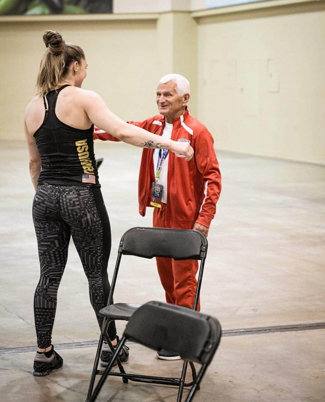 マッティ・ロジャーズのインスタグラム：「My favorite human & the only person who can cue you with just grunts and barks and you know EXACTLY what to fix. He told me his best snatch is still better than my best snatch & I guarantee he could still kick my ass in “morning warming” push ups. But he did say I’m “bigger” after telling me to gain weight since the first day I met him at training camps at the OTC. Zyggy zyggerman zyggmeister, forever the king - -  #Repost @one_kilo_ with @get_repost ・・・ okay, am i allowed to have favorite shots of the day without the day being over yet?? here’s @mattiecakesssss finding Zygmunt in the training hall, they embrace, share some laughs, and he joins the group to sit and observe.」