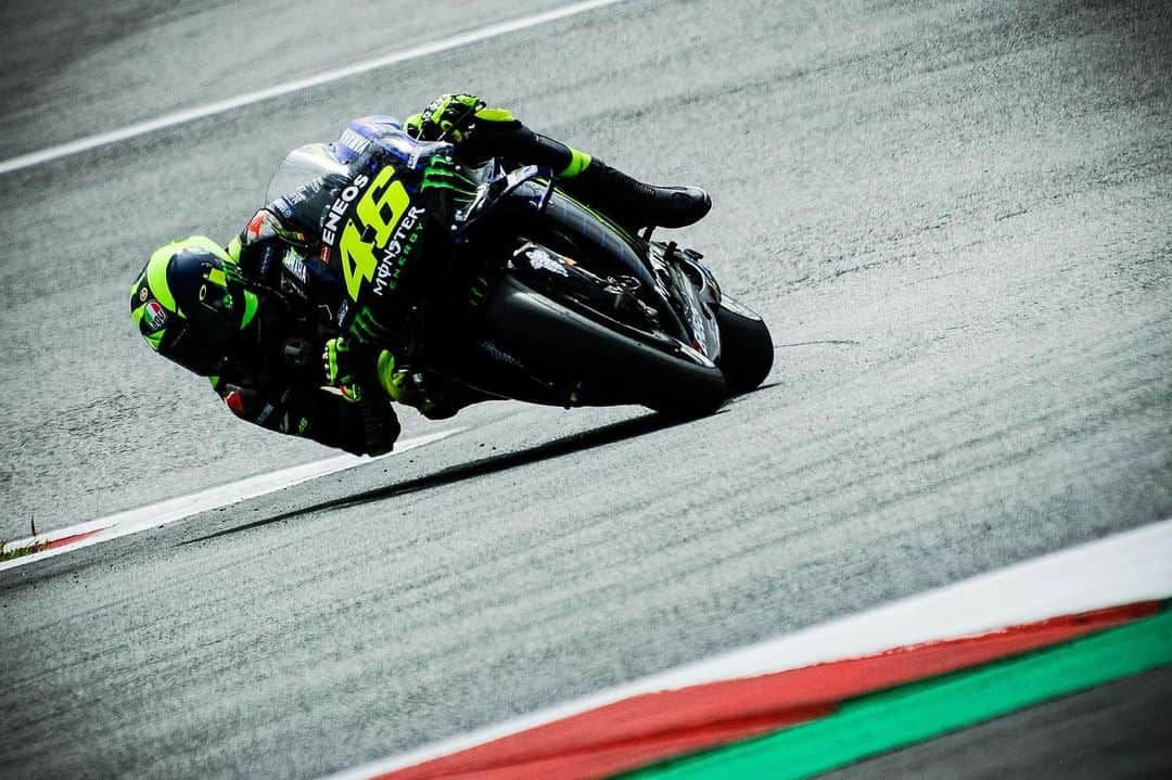 バレンティーノ・ロッシさんのインスタグラム写真 - (バレンティーノ・ロッシInstagram)「Red Bull Ring,Austria  Saturday,official practice 📸 @falex79 @gigisoldano @mighelon @jesusrobledo」8月11日 7時05分 - valeyellow46