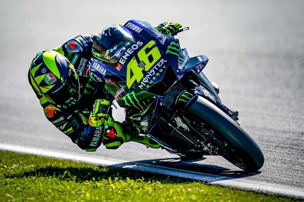 バレンティーノ・ロッシのインスタグラム：「Red Bull Ring,Austria  Saturday,official practice 📸 @falex79 @gigisoldano @mighelon @jesusrobledo」
