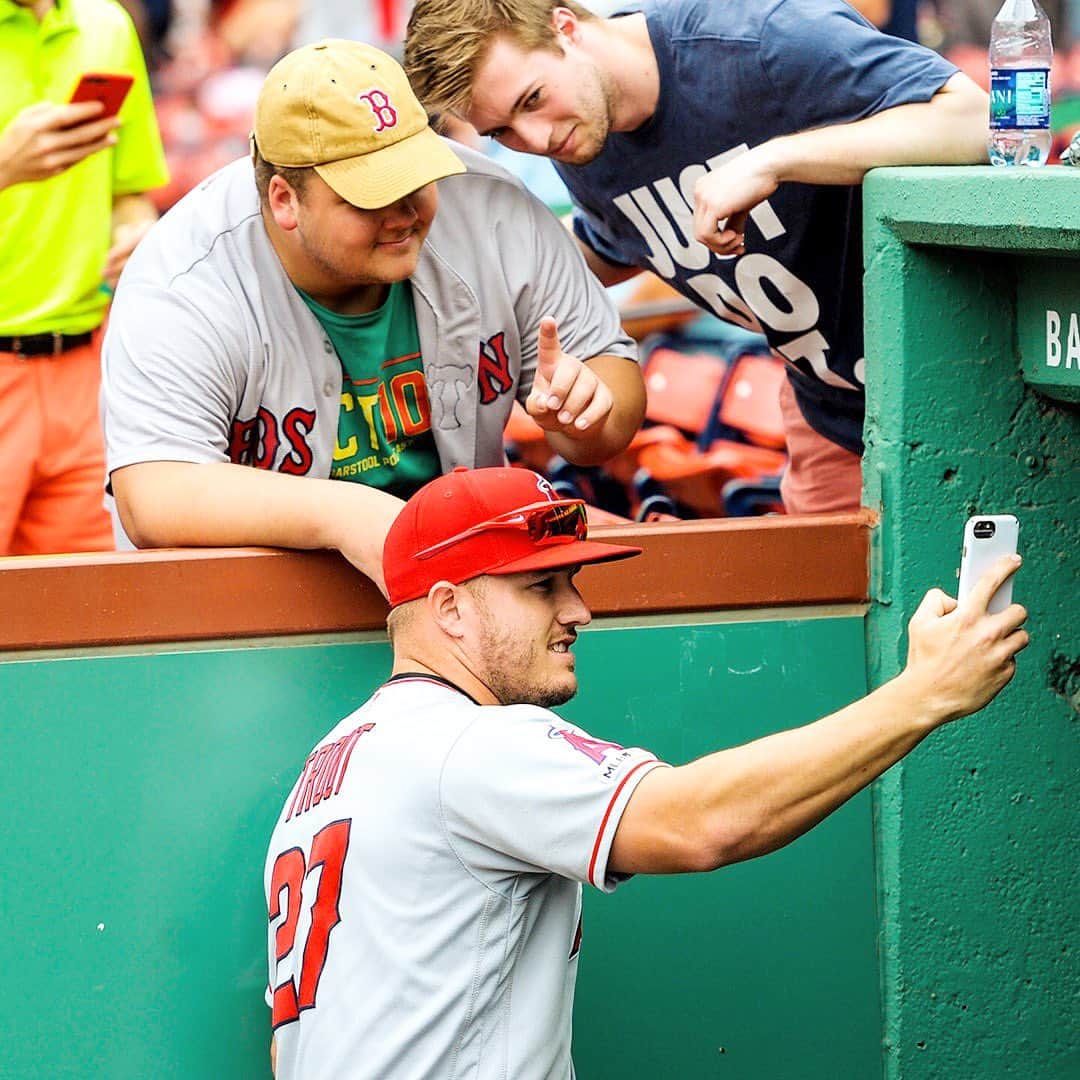 MLBさんのインスタグラム写真 - (MLBInstagram)「Mike’s new friends aren’t gonna like this post. 😱」8月11日 7時05分 - mlb