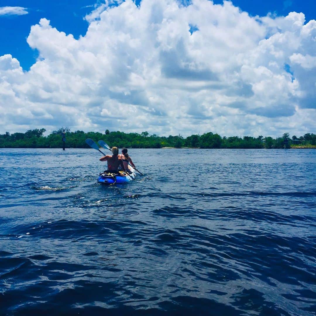 レクシー・トンプソンさんのインスタグラム写真 - (レクシー・トンプソンInstagram)「Enjoying my off time 😊 #jupiterflorida」8月11日 5時43分 - lexi