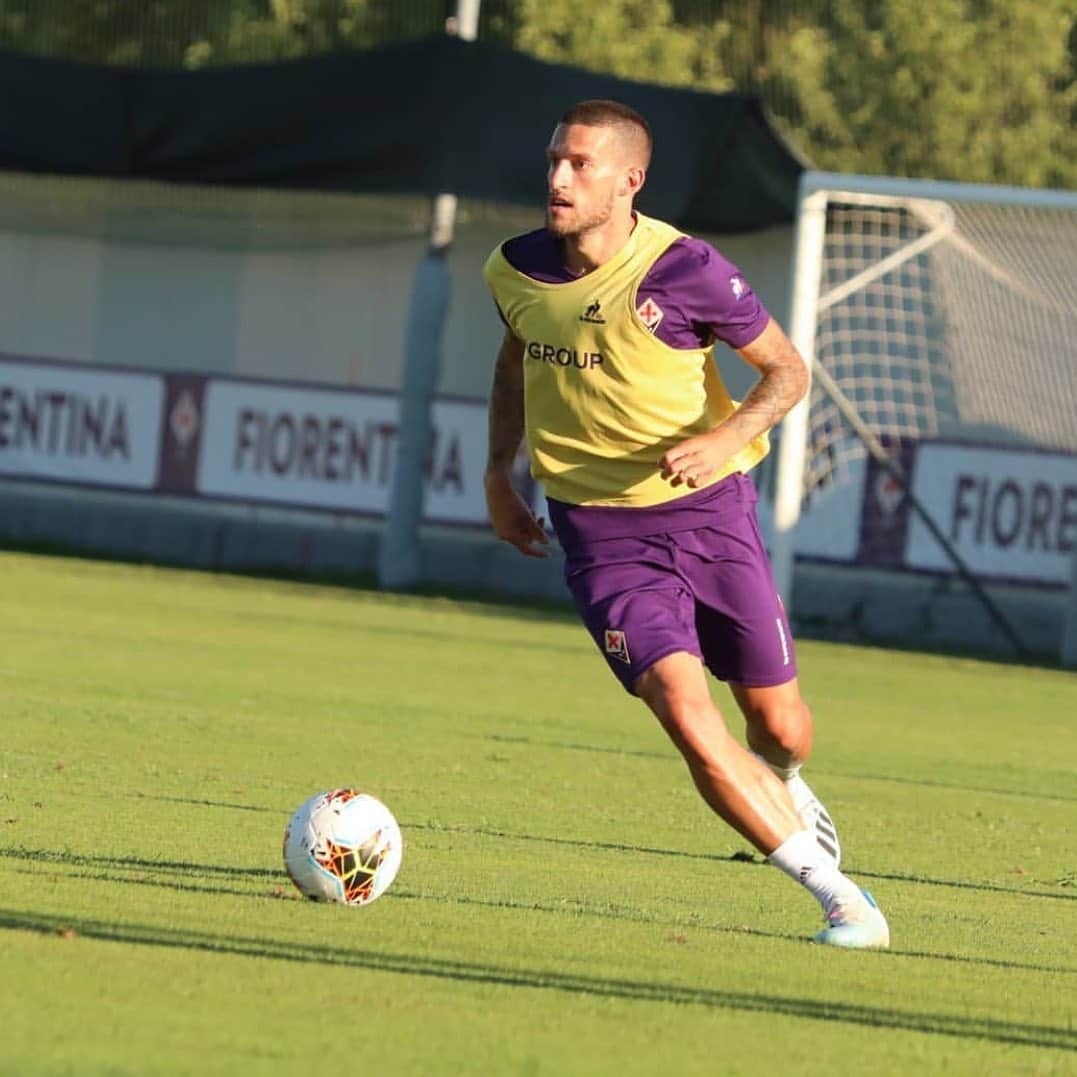 クリスティアーノ・ビラーギさんのインスタグラム写真 - (クリスティアーノ・ビラーギInstagram)「Sempre di corsa, a testa alta🔜💪🏻 #forzaviola #firenze #fiorentina #preseason #seriea 🇮🇹」8月11日 6時00分 - cristianobiraghi34