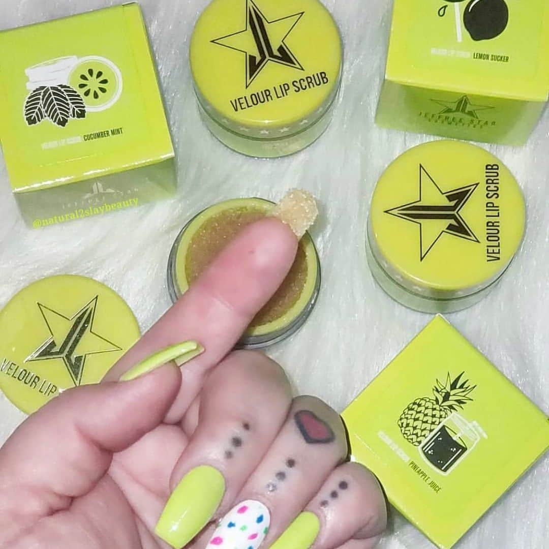 Jeffree Star Cosmeticsさんのインスタグラム写真 - (Jeffree Star CosmeticsInstagram)「Our #Velourlipscrubs are the perfect start to any lip application 🍍🍭✨photo by : @natural2slaybeauty💚  #jeffreestarcosmetics」8月11日 6時03分 - jeffreestarcosmetics