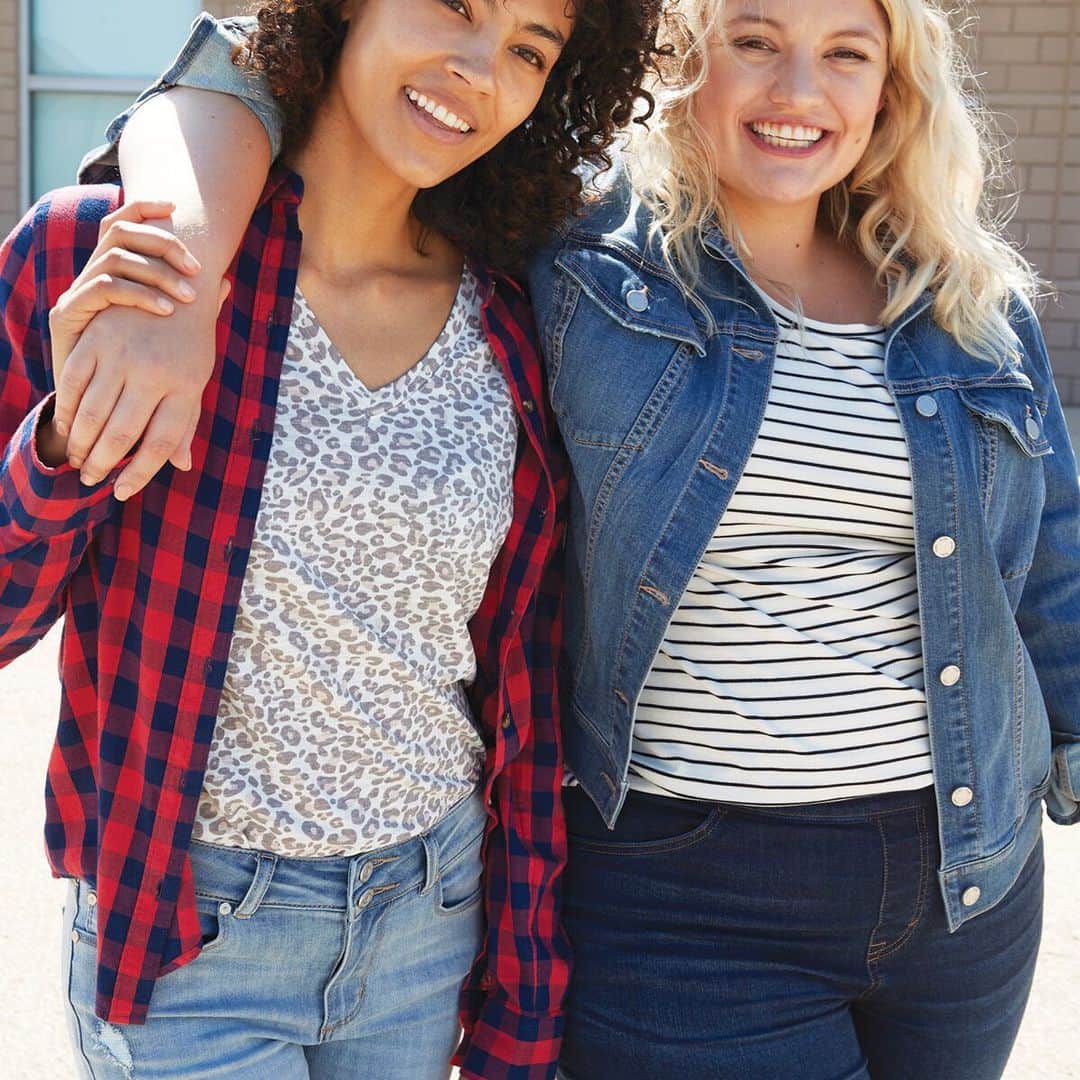 ロック&リパブリックのインスタグラム：「Grab your favorite person, and find your new favorite jeans during the Women’s Essentials Event. Ends 8/11. #Kohls」