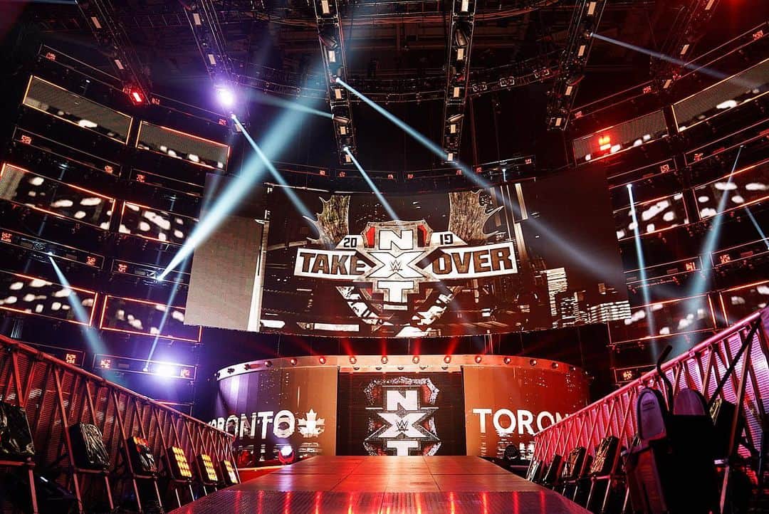 WWEさんのインスタグラム写真 - (WWEInstagram)「Toronto, are you ready for #NXTTakeover?! Tune into the @wwenetwork at 6:30 for the Pre-Show to get you set for an exciting night of action!」8月11日 6時11分 - wwe