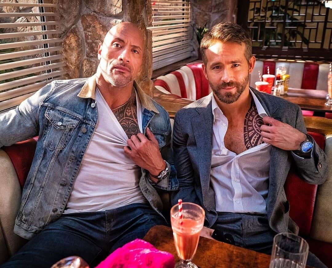 E! Onlineさんのインスタグラム写真 - (E! OnlineInstagram)「This is our formal Proposal for more photos of Ryan Reynolds and The Rock together, please and thank you. (📷: @therock)」8月11日 6時53分 - enews