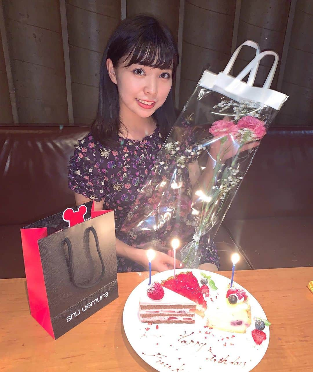 住谷風花のインスタグラム：「♡ 22歳がんばる🐱🎂 にゃんにゃんの年」