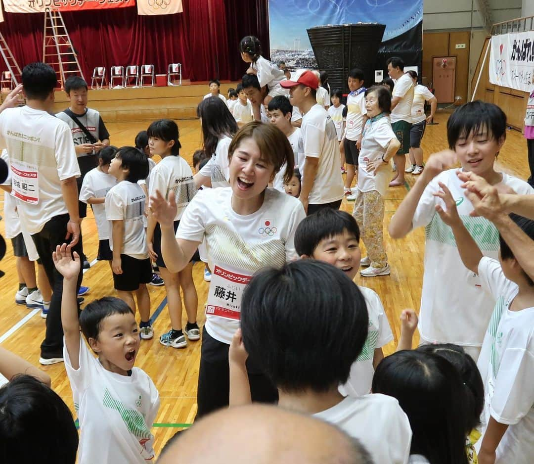 藤井瑞希さんのインスタグラム写真 - (藤井瑞希Instagram)「・ ・ オリンピックデーフェスタin多賀城 ・ ・ 5歳〜69歳までの方とたのしく体を動かしました😽 ・ ・ ご参加いただきありがとうございました❤️ ・ ・ #多賀城 #仙台 #オリンピックデーフェスタ」8月10日 22時09分 - bdmntnfujiimizuki