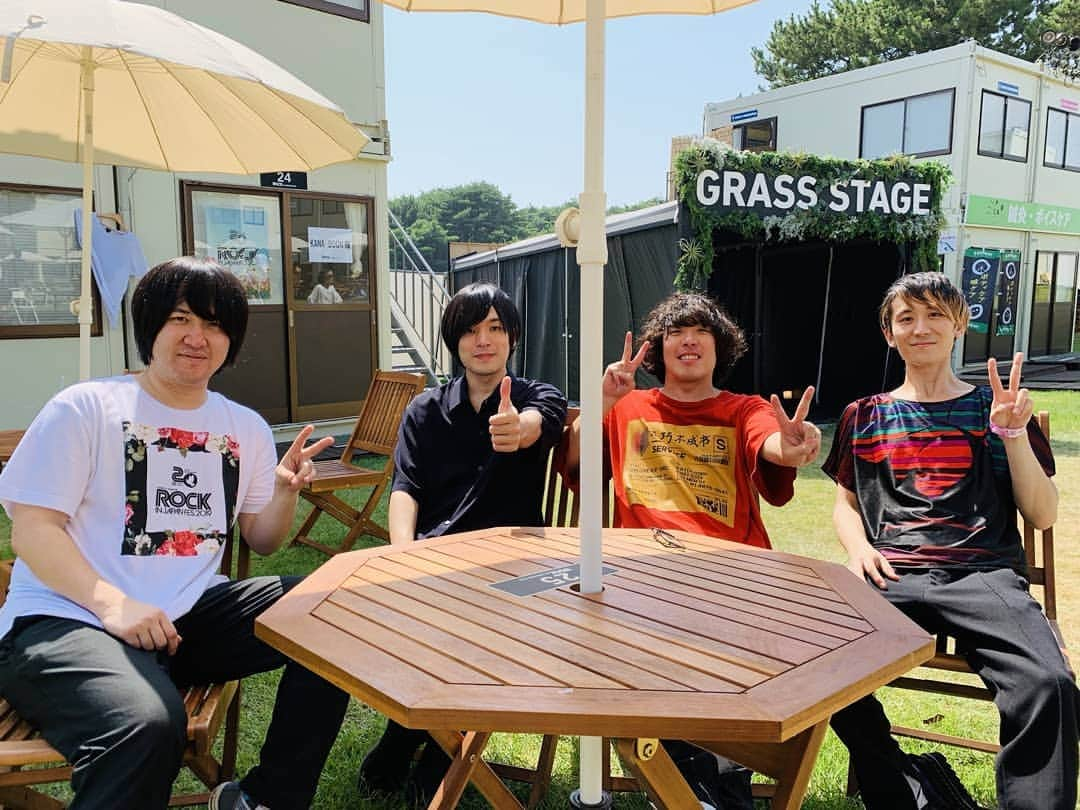 古賀隼斗さんのインスタグラム写真 - (古賀隼斗Instagram)「8/11 ROCK IN JAPAN FESTIVAL 2019  セットリスト  ないものねだり なんでもねだり ネリネ 彷徨う日々とファンファーレ 盛者必衰の理、お断り シルエット フルドライブ バトンロード まっさら  いい景色だった。 幸せなことだなあ。 みんなありがとね。  いい写真。」8月10日 22時24分 - kanaboontuna