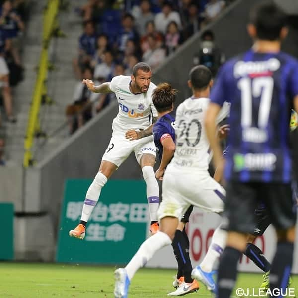 サンフレッチェ広島さんのインスタグラム写真 - (サンフレッチェ広島Instagram)「⚽明治安田生命J1リーグ第22節　試合結果⚽ ガンバ大阪　1-1　サンフレッチェ広島 前半：0-0 後半：1-1 【得点者（広島のみ）】レアンドロ・ペレイラ  後半アディショナルタイムに同点に追いつき、勝点1をつかみました。 アウェイゲームながらも、熱いご声援をありがとうございました😁  #柏好文 選手 #エミルサロモンソン 選手 #青山敏弘 選手 #森島司 選手 #レアンドロペレイラ 選手 #sanfrecce #ICHIGAN」8月10日 22時39分 - sanfrecce.official