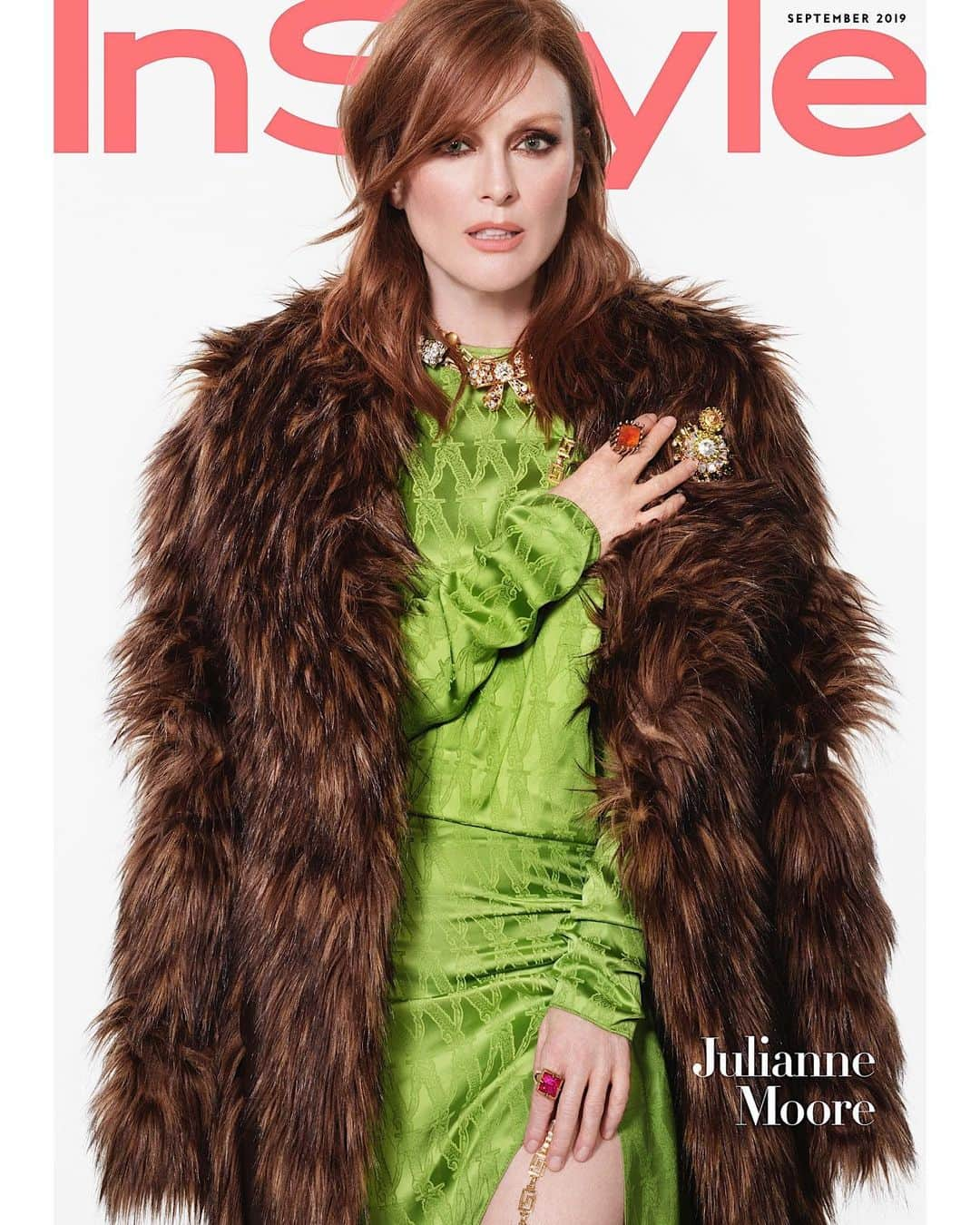 Hung Vanngoさんのインスタグラム写真 - (Hung VanngoInstagram)「@juliannemoore x @instylemagazine September cover 💕🌟💫⭐️⚡️✨. 📷 @philpoynter 👗 @karlawelchstylist 💅🏻 @ginailsinc 💇 @sergenormant 💄 @hungvanngo 😘😘 @laurabrown99 @rinajstone  #JulianneMoore #AfterTheWedding #SeptemberCover」8月10日 22時48分 - hungvanngo