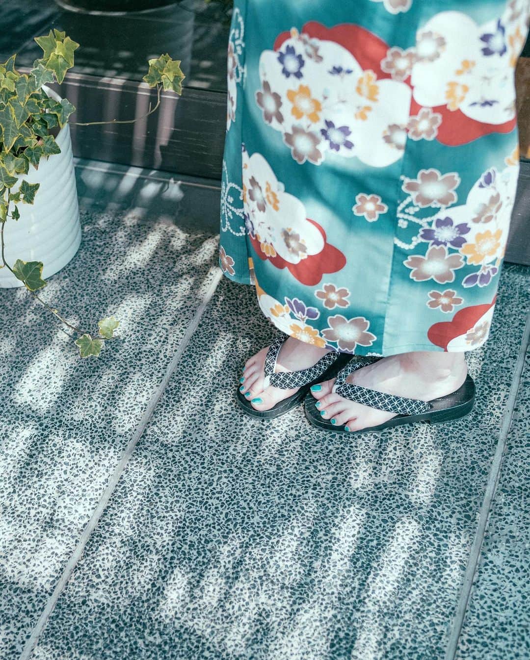 haru wagnusさんのインスタグラム写真 - (haru wagnusInstagram)「Asakusa traditionally tripping  ㅤㅤㅤㅤㅤㅤㅤㅤㅤㅤㅤㅤㅤ with @umyr_xyz  ㅤㅤㅤㅤㅤㅤㅤㅤㅤㅤㅤㅤㅤ 浅草寺って、おみくじを引くと大体「凶」で、 人生の厳しさを教えてくれる素敵な場所だよね… ㅤㅤㅤㅤㅤㅤㅤㅤㅤㅤㅤㅤㅤ ㅤㅤㅤㅤㅤㅤㅤㅤㅤㅤㅤㅤㅤ #wagnus_color_presetㅤㅤㅤㅤㅤㅤㅤㅤㅤㅤㅤㅤㅤ (@curbonjp でプリセット発売中です)」8月10日 23時01分 - wagnus