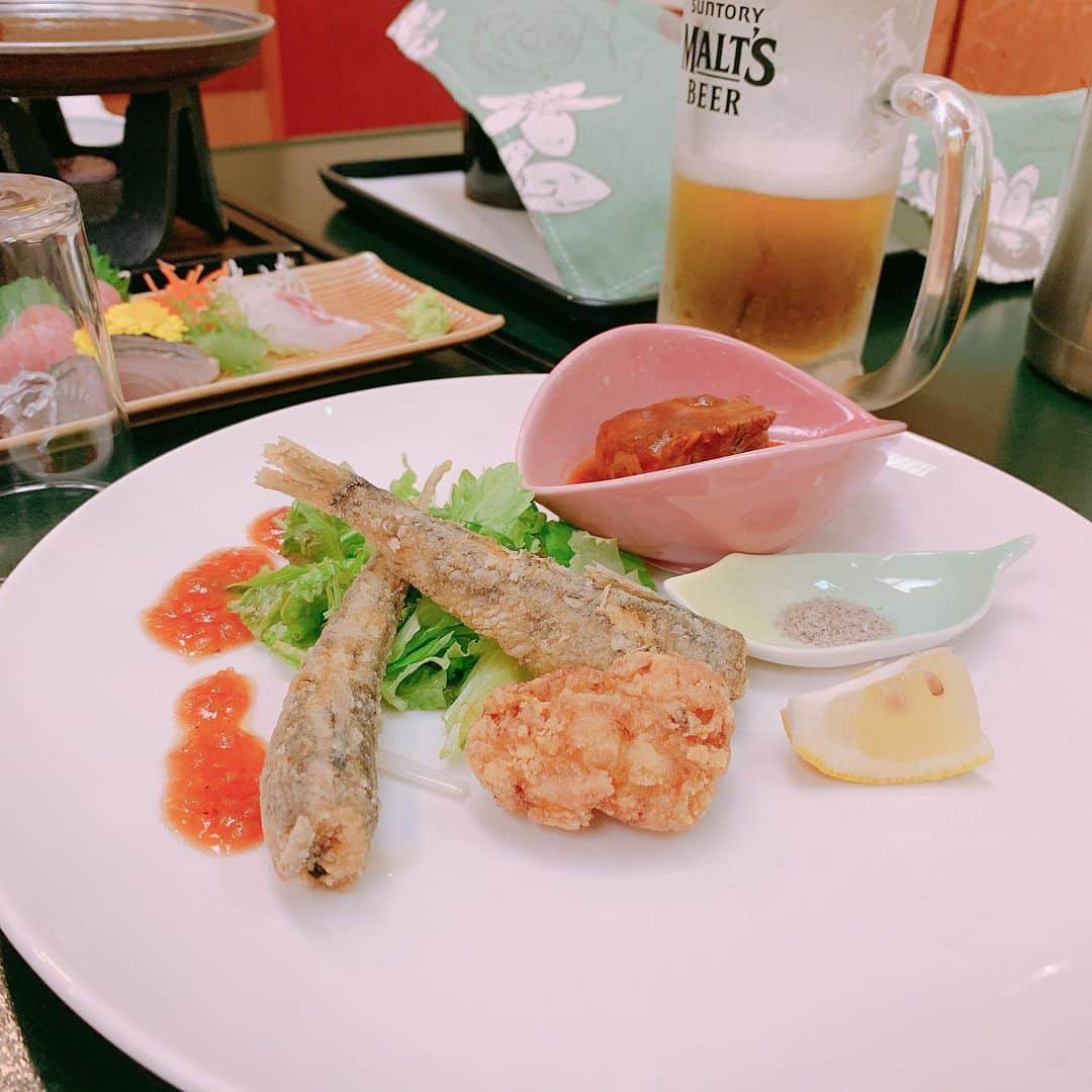 のインスタグラム：「旅館のごはんだなぁというお食事をいただきました。夜の7時半までに旅館に到着すれば夕食を出してくれるんですね。ますます仕事帰りに行きそう、いや通いそうw 夕飯ナシの素泊まりでいいな。慣れたら夕飯は外で済ませられそう。」