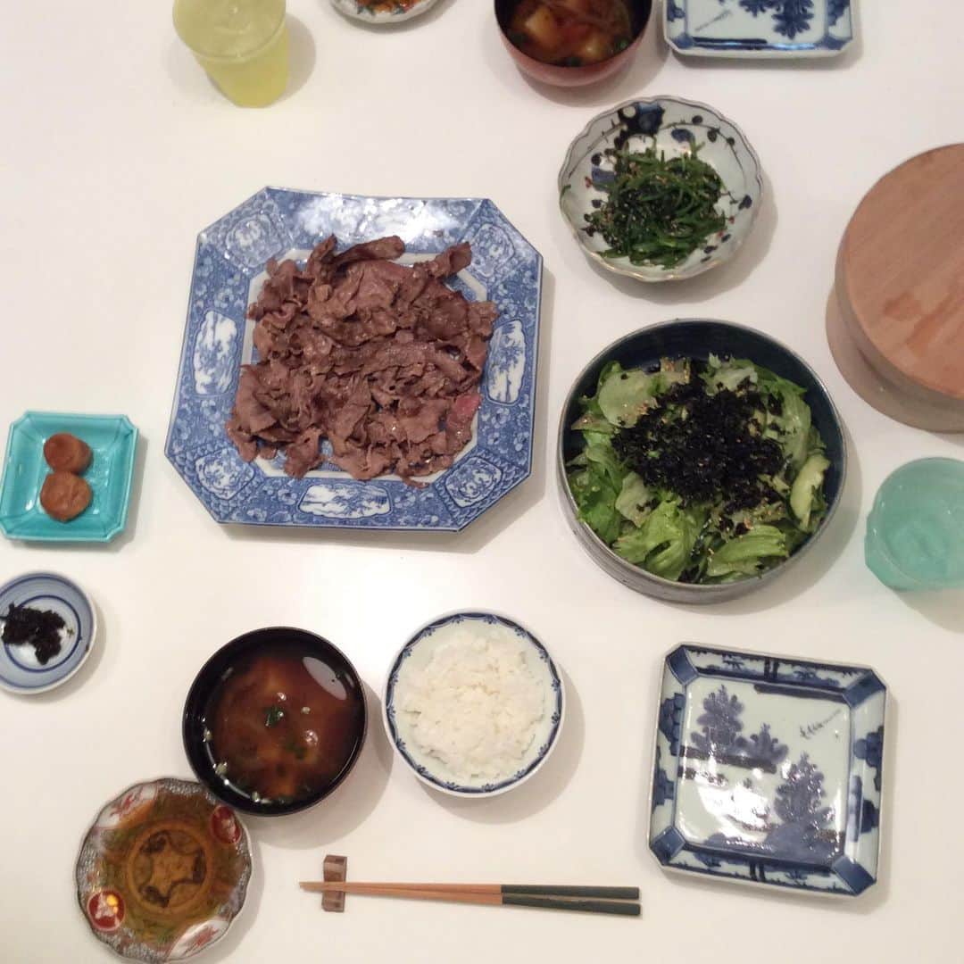 丸山敬太さんのインスタグラム写真 - (丸山敬太Instagram)「今日は沢山汗をかいて 沢山泣いたので、家であり合わせのがっつりご飯。  ３０年てさ。やっぱすごい。 今日は予期してなかったあの曲で涙腺崩壊。  いただきまーす」8月10日 23時02分 - keitamaruyama