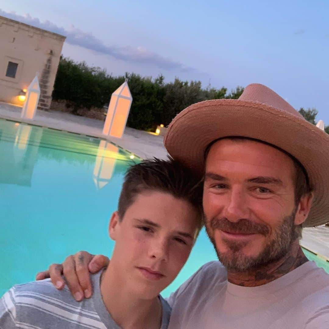 デビッド・ベッカムさんのインスタグラム写真 - (デビッド・ベッカムInstagram)「Loving Italy 🇮🇹 @victoriabeckham @brooklynbeckham @romeobeckham @cruzbeckham #HarperSeven ❤️」8月10日 23時03分 - davidbeckham