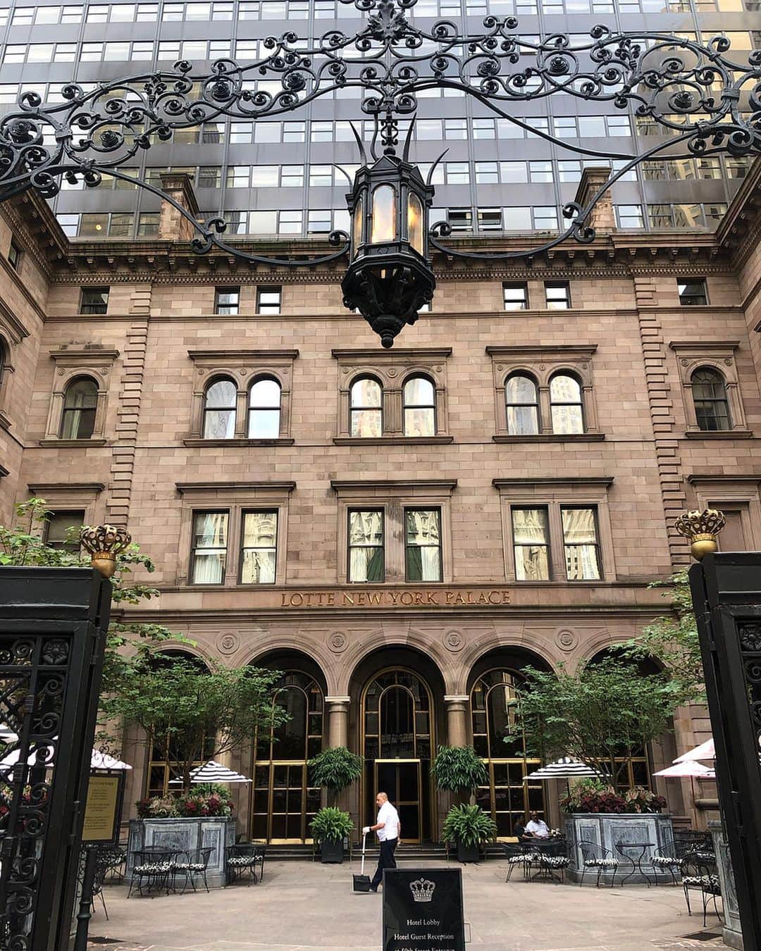 大槻瞳さんのインスタグラム写真 - (大槻瞳Instagram)「love staying at this hotel:) @newyorkpalace . .. #kozy#relaxing#hotel#stay#newyork #placeny#manhattan#trip#breakfast」8月10日 23時11分 - hitomi_otsuki_55