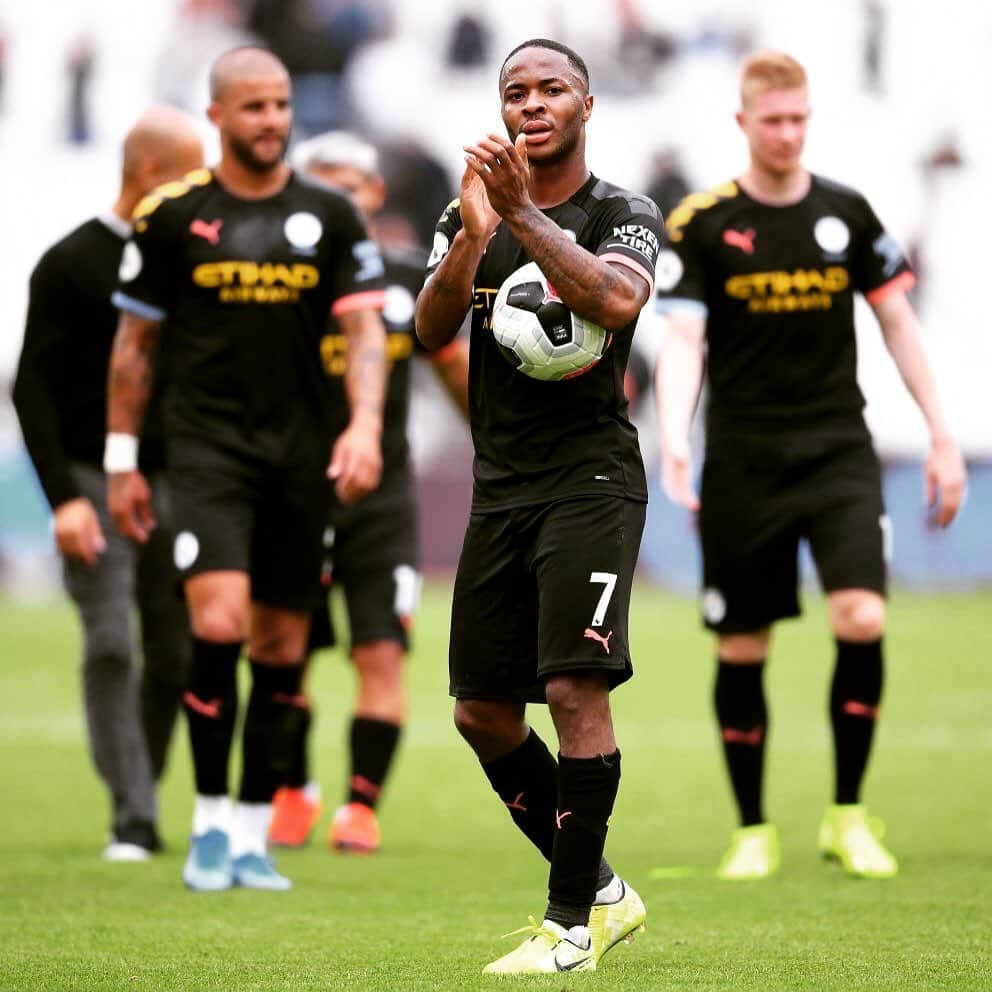 FIFAワールドカップさんのインスタグラム写真 - (FIFAワールドカップInstagram)「💥💥💥 You deserve the applause 👏🏼 when you start the season with a hat-trick! It helped @ManCity get its biggest ever victory on opening day in the top flight, too - winning 5-0 at @westham. @sterling7 is the first player since @didierdrogba (2010/11) to score 3 goals on the first weekend of the @premierleague.  #PremierLeague #WHUMCI #mancity #westham」8月10日 23時45分 - fifaworldcup