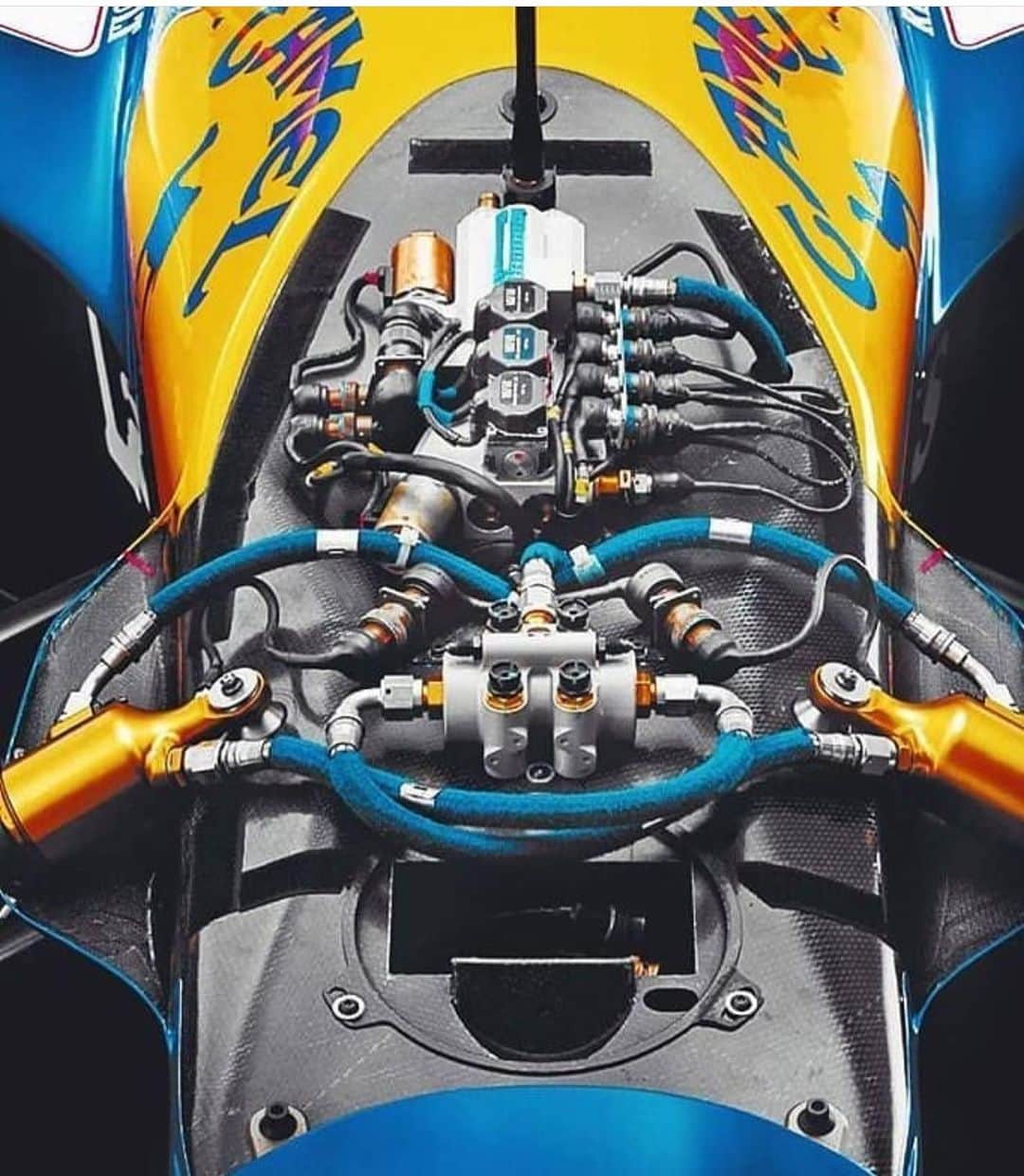 ルーカス・ディ・グラッシさんのインスタグラム写真 - (ルーカス・ディ・グラッシInstagram)「Beauty of engineering... 1992 (!!!!!!) active suspension by Williams. Huge leaps of innovation being done in F1 back then.」8月10日 23時39分 - lucasdigrassi