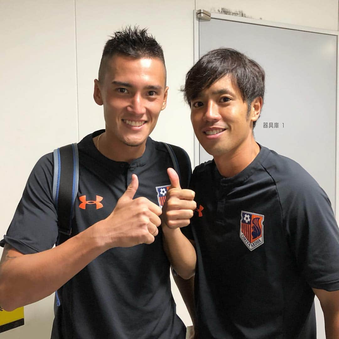 大宮アルディージャさんのインスタグラム写真 - (大宮アルディージャInstagram)「チーム全員で勝ち取った勝点3👍 . 「あのFKを取ったから、オレ、アシスト？😏」と、#18イッペイ . #ardija #大宮アルディージャ #Jリーグ #121パーセント #ORANGE #岡山_大宮 #寝ても大宮 #5俊輝」8月10日 23時41分 - omiya.ardija