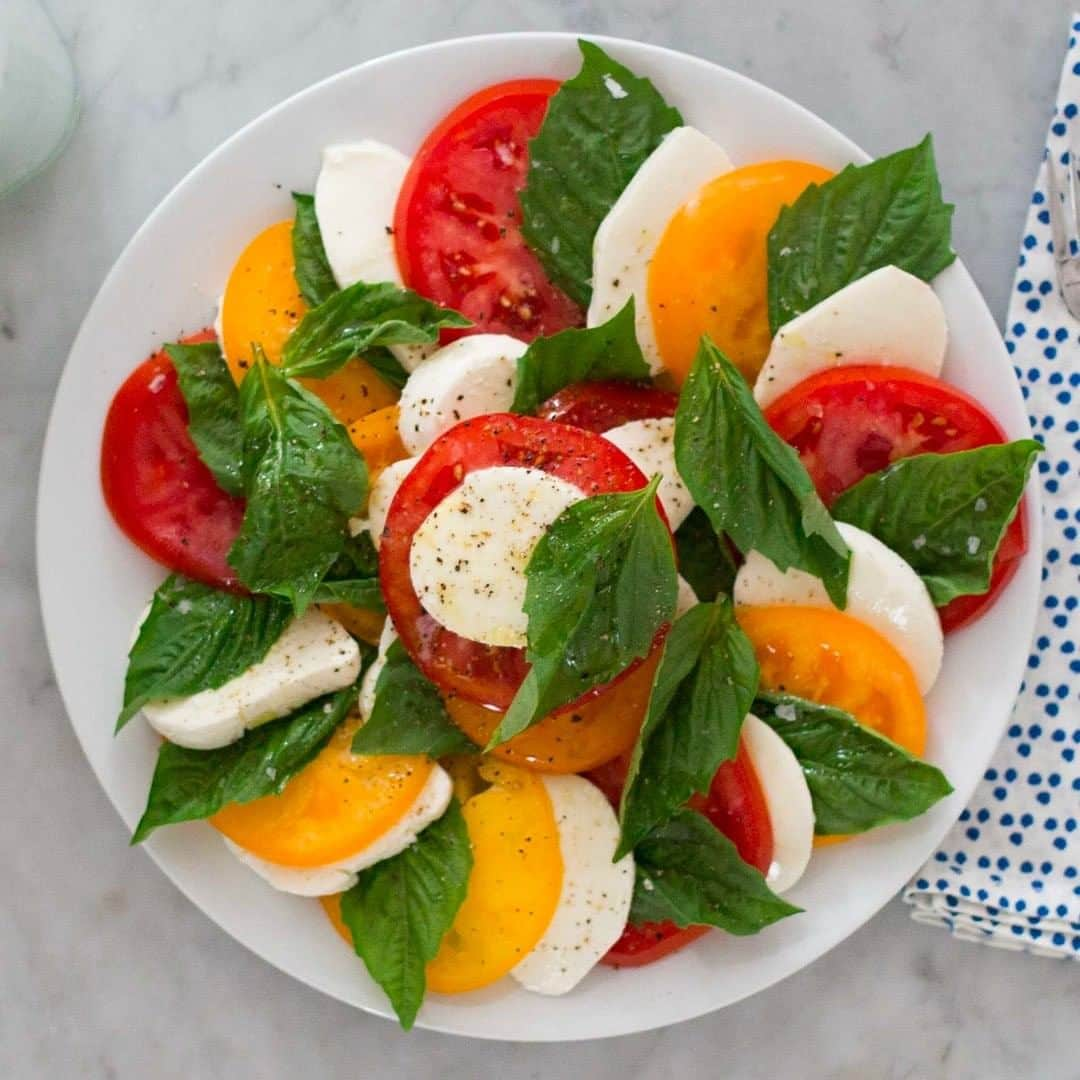 OXOさんのインスタグラム写真 - (OXOInstagram)「We couldn't wait until #lunch...tomato season calls for all the good stuff on our plates. #OXOBetter」8月10日 23時43分 - oxo