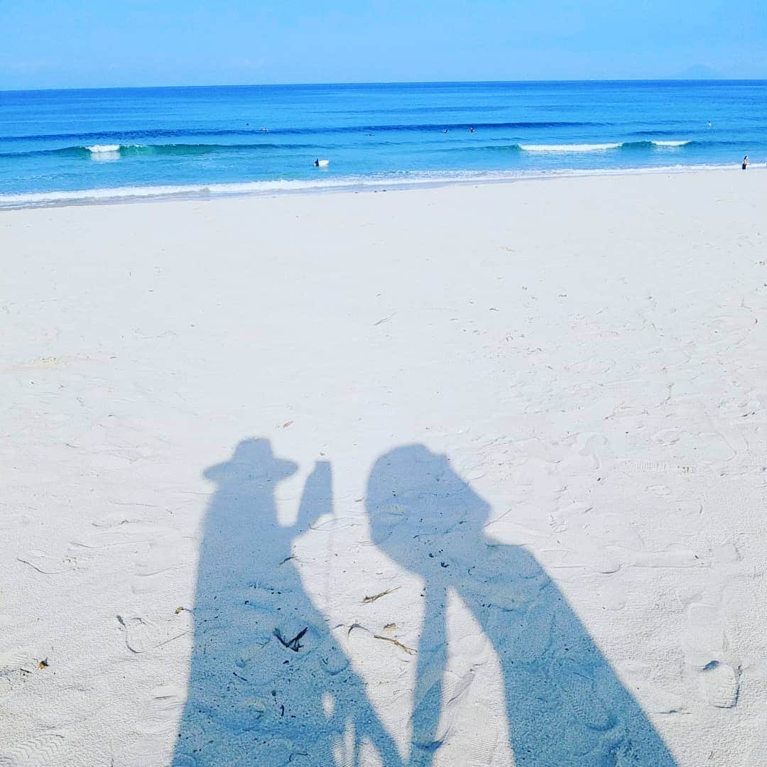 梁愛美のインスタグラム：「👧🏼👧🏼💕 ❥︎ ❥︎ #sirahamabeach #sirahama #izu #izushimoda #simoda #beach #shadow #vacation #pretty #awesome #relaxing #myfavoritebeach #beachillgirls #myfavoriteplace #genic_beach #naturelover #lovehawaii #instagramjapan #instagrambeach #instagramsky #platinumproduction #aimiryou #ハワイ好きな人と繋がりたい #プラチナムプロダクション #梁愛美 #大矢真夕 #팔로우 #셀피 #셀스타그램 #친스타그램」