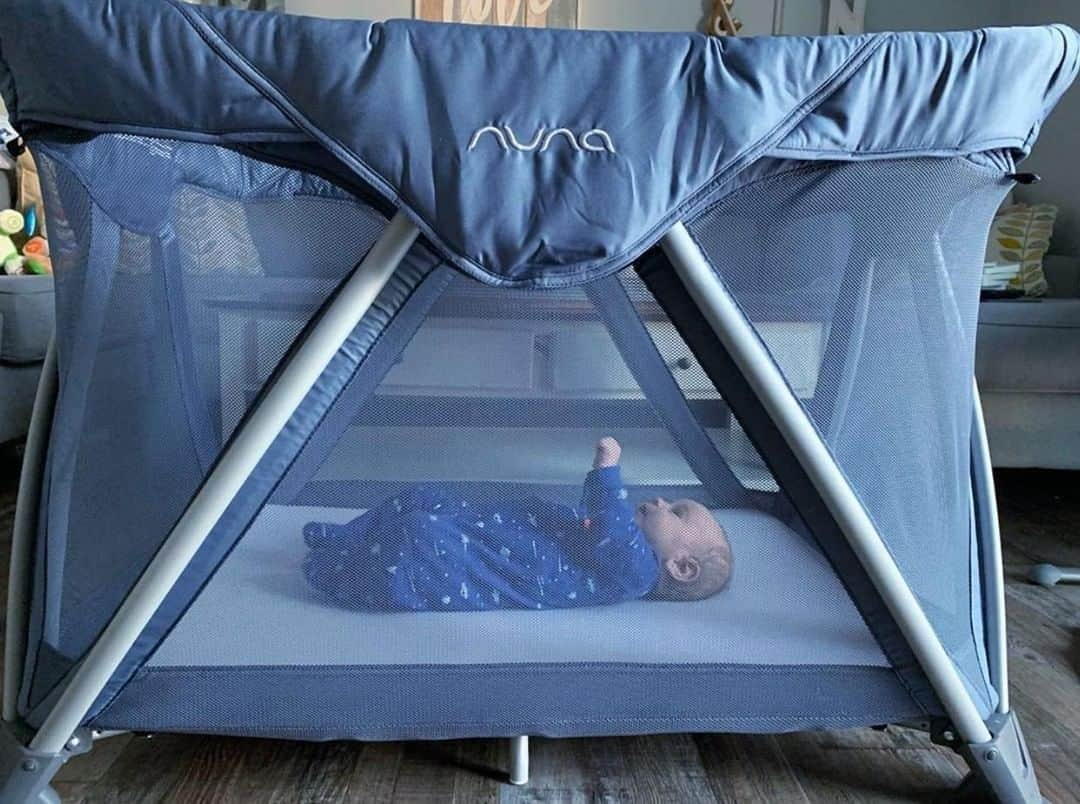 nunaさんのインスタグラム写真 - (nunaInstagram)「Fill in the blank… Traveling with kids is ___________ !  Naptime and playtime  can be anywhere, anytime with the SENA™ aire.  PC: @nicnic_7 *SENA aire shown in Aspen  #Nuna #Nuna_US #NunaSENAaire #babygear #Babyequipment #travel #travelwithkids #TravelWithbaby #playyard #travelcrib」8月11日 0時00分 - nuna_usa