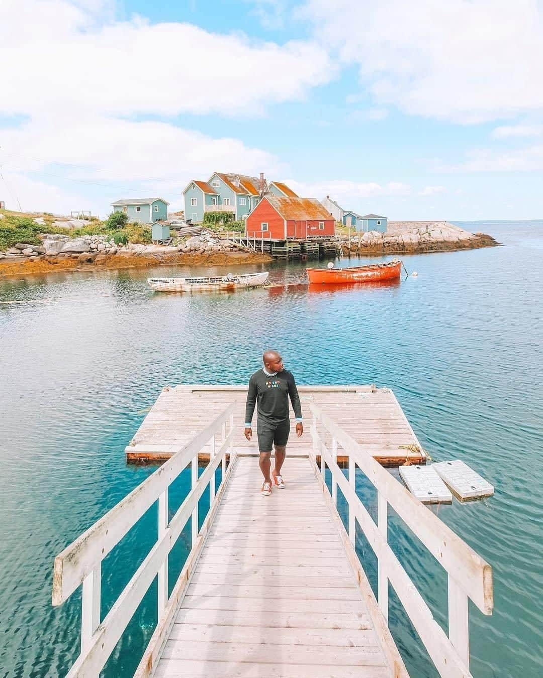 Explore Canadaさんのインスタグラム写真 - (Explore CanadaInstagram)「“Just arrived in Nova Scotia! (FINALLY! Have wanted to do this one for a while. ) I have only 4 real plans in this part of Canada... 😉😆⁠ 1.) Find some whales 🐋 🐳 ⁠ 2.) Find some puffins ⁠ 3.) See a moose⁠ 4.) Eat ALL the lobster... 🦐⁠ (Already making a pretty good dent in no. 4... 😆) “⁠ What else do you think should be on someone’s to do list when visiting this scenic spot?⁠ ⁠ 🎥: Taken last year by @handluggageonly⁠ 📍: Peggy’s Cove, @visitnovascotia⁠ ⁠ #ExploreCanada #VisitNovaScotia ⁠ ⁠」8月11日 0時00分 - explorecanada