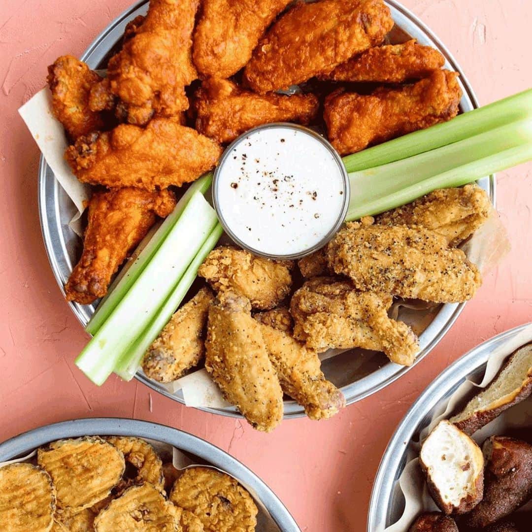 Hootersさんのインスタグラム写真 - (HootersInstagram)「Breaking up your feed with this shot of goodness. 📸: @favor」8月11日 0時04分 - hooters