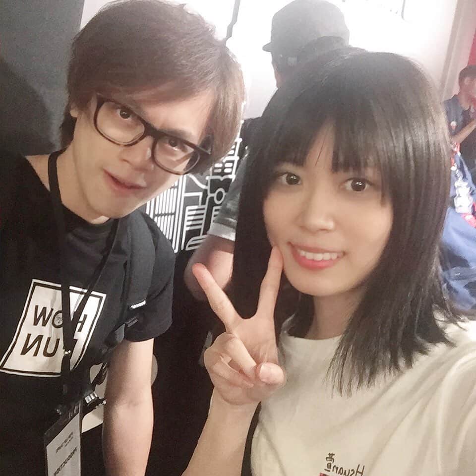 のインスタグラム：「我終於找到我的親哥哥了！！！！！！（誤 ・ やっとお兄ちゃんを見つけたぁぁぁぁぁぁあああ！！！！w ・  #youtubetw #youtubespace #創作者派對 #Howhow #howfun #お兄ちゃんごめんねw #先po這張 #認識好多Youtuber好開心❤️」