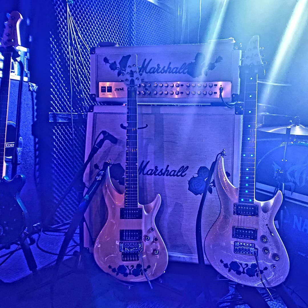 のインスタグラム：「大阪ありがとうー！ たっぷり演奏できて本当楽しかったです！  今日はNight Drive 明日はDay Drive  明日もよろしくお願いします！  Thank you, Osaka! I really enjoyed the live show in Osaka tonight. See you tomorrow!  #D_Drive #yuki #marshall #esp #amplifier #guitars」