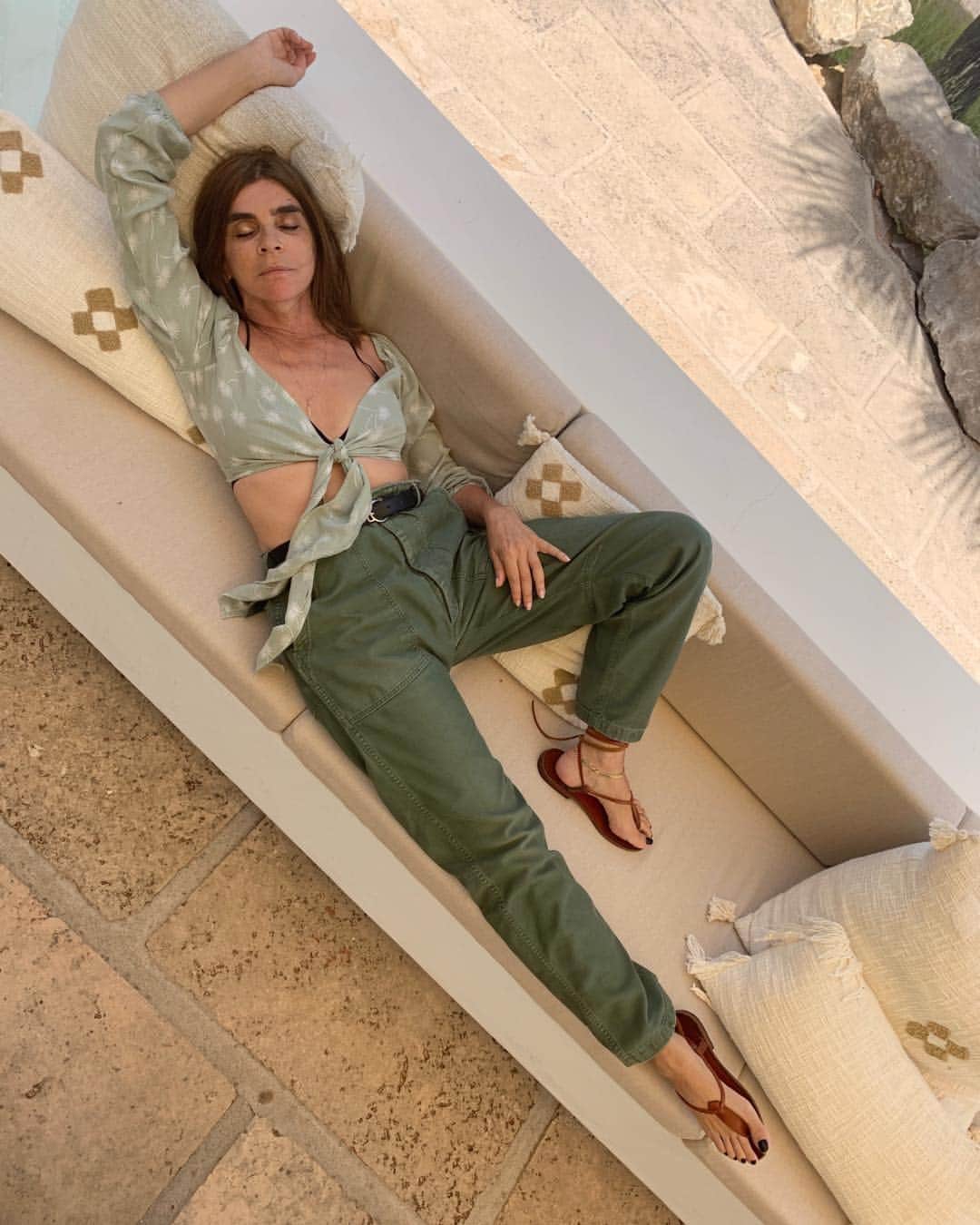 カリーヌ・ロワトフェルドのインスタグラム：「Ibizenco siesta✌️@andyboosejr」