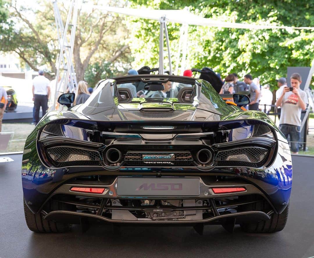 McLaren Automotiveさんのインスタグラム写真 - (McLaren AutomotiveInstagram)「According to MSO Chief Designer Darryl Scriven, creating the paint scheme for this unbelievable 720S Spider was ‘a collaborative journey which is as exciting as the car itself.’ The paint is known as ‘Coriolis’ – a name inspired by atmospheric winds. MSO’s highly skilled team deployed it to showcase the airflow around the sculpted features of the 720S’s aerodynamically optimised body, uniquely fusing the way the car looks with the way it performs. #MSOMonth2019」8月11日 0時40分 - mclarenauto