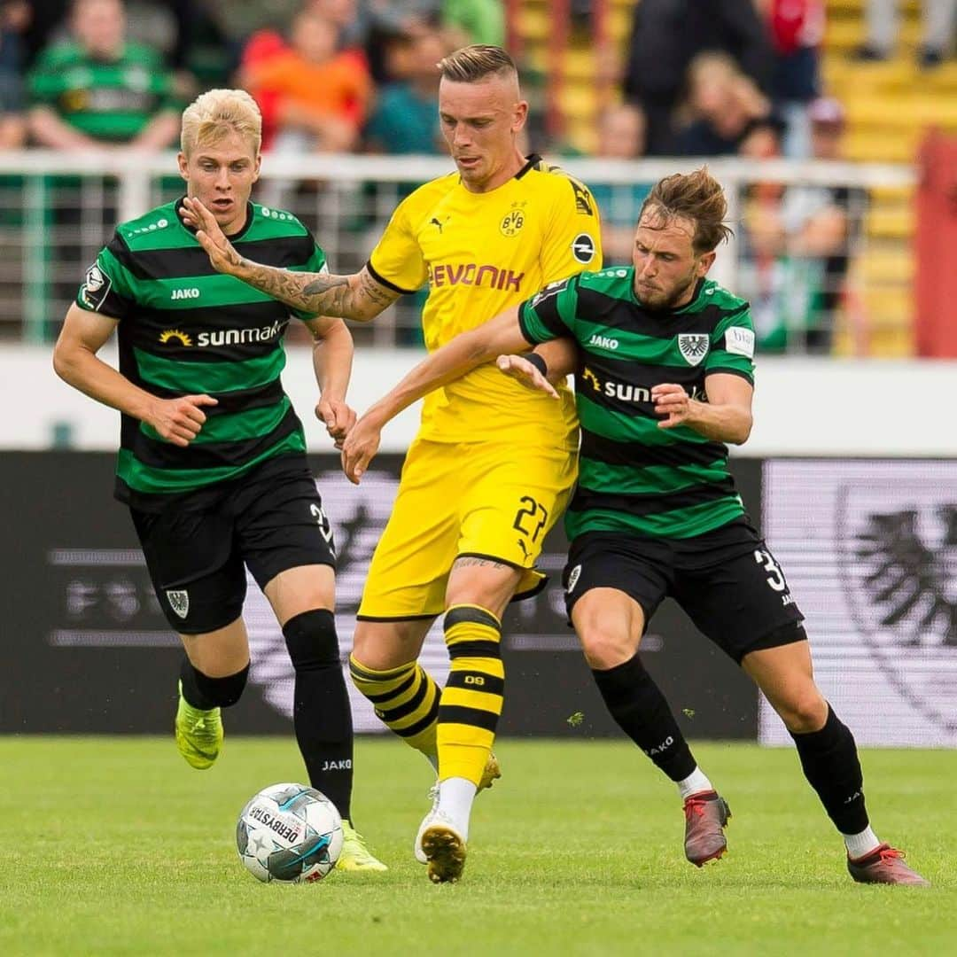 ボルシア・ドルトムントさんのインスタグラム写真 - (ボルシア・ドルトムントInstagram)「👏 Another successfull friendly match: We won 4-0 against @preussen06. ⚽️⚽️ @mariogotze ⚽️ @zagad2_ ⚽️@leobalerdi5 #bvb #borussiadortmund #dortmund #preußenmünster #fußball #soccer」8月11日 0時58分 - bvb09