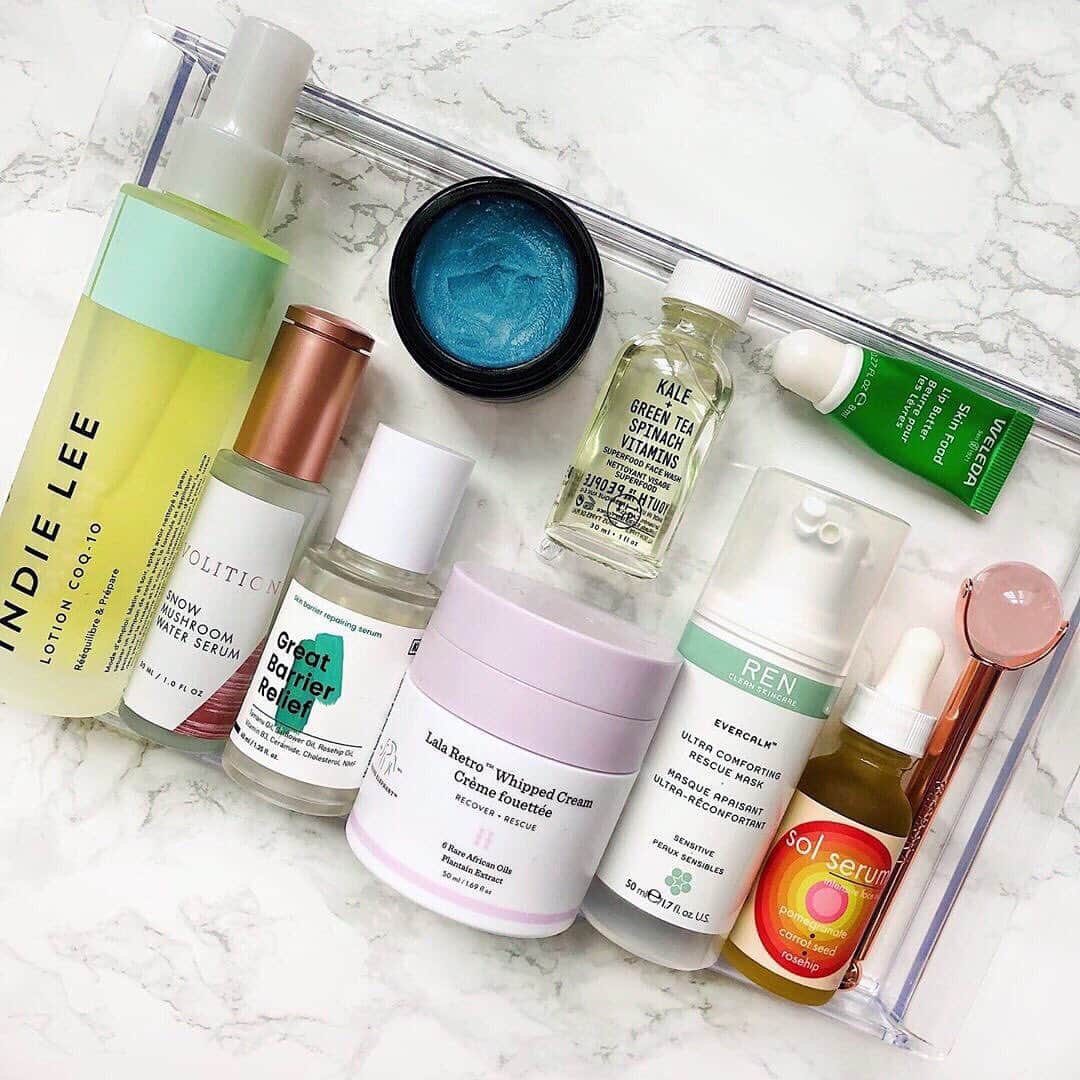 Weledaのインスタグラム：「Never forget to nourish your lips! 💚 Our Skin Food Lip Butter is the perfect addition to your skin care routine! (PC: @beccasbeautylist) #WeledaSkinFood」