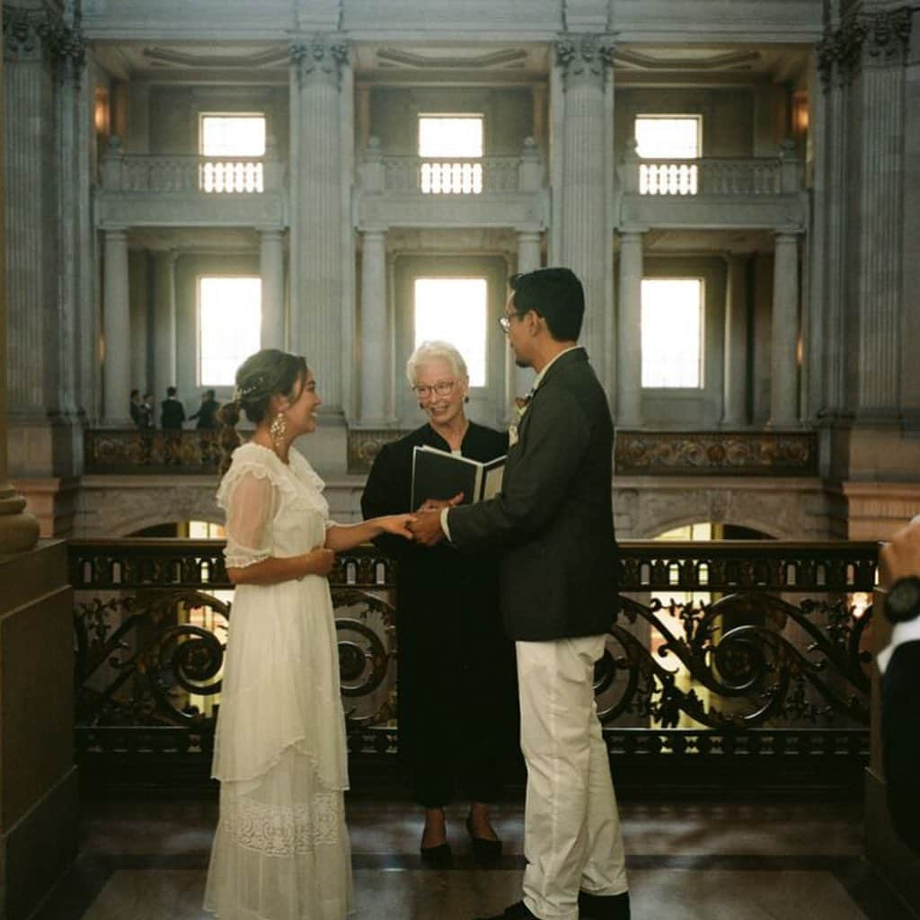 Melissa Santiagoさんのインスタグラム写真 - (Melissa SantiagoInstagram)「2 weddings in one month! 💍💕 2 visits to City Hall 🏛 📸 of me: @bulius」8月11日 3時23分 - shortformelissa