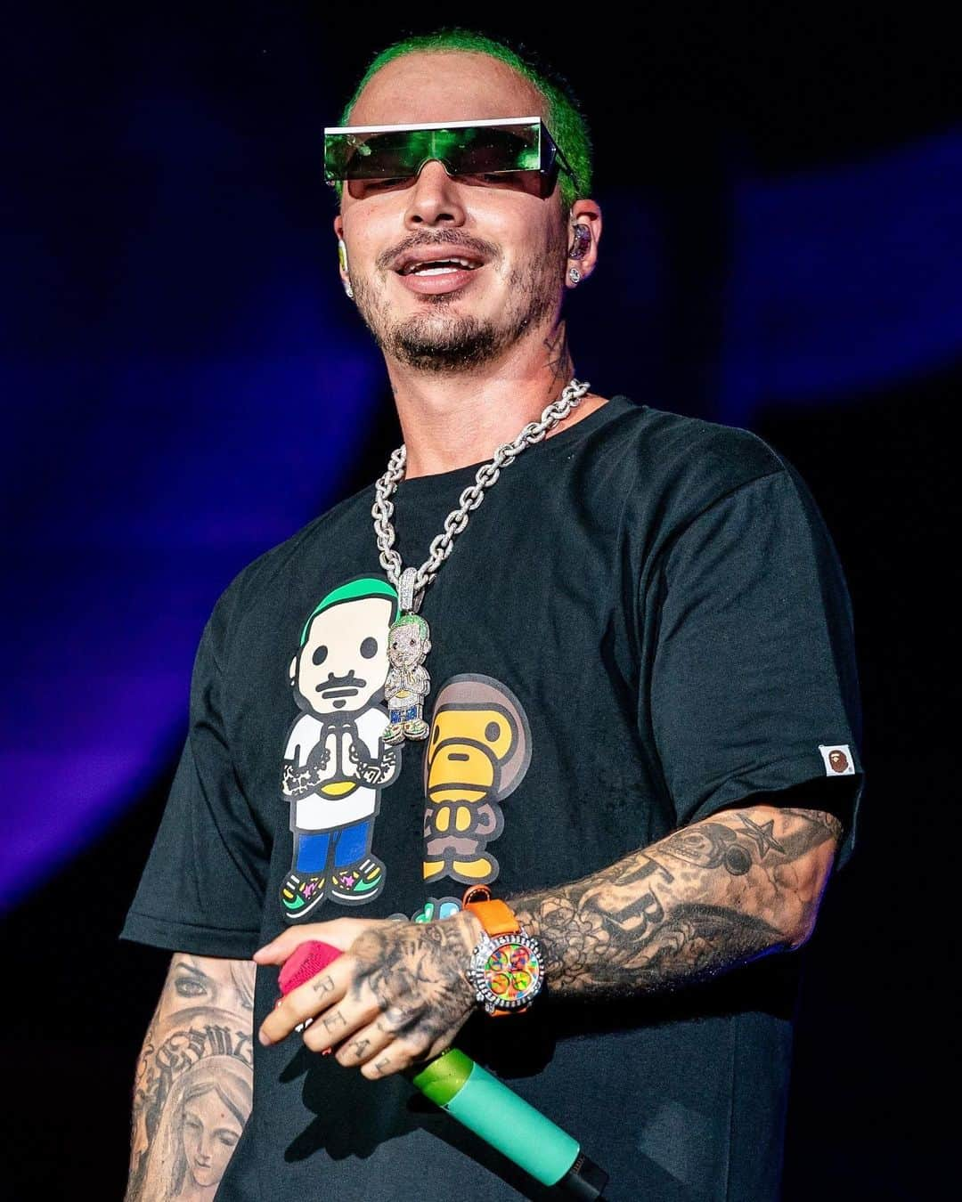 GQさんのインスタグラム写真 - (GQInstagram)「J Balvin sports a @jacobandco Five Time Zone Automatic H-24 watch during his #Lollapalooza set. See the rarest, wildest, and most covetable watches spotted on celebrities this week at the link in bio.」8月11日 3時18分 - gq