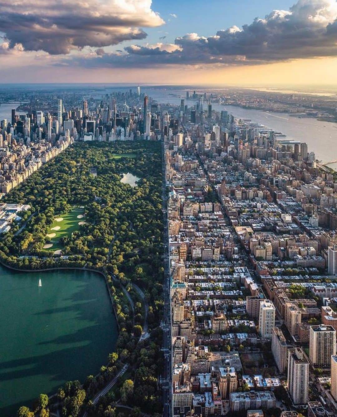 のインスタグラム：「Beautiful aerial shot of Manhattan captured by @craigsbeds via @nycityworld  #bondno9 #bondno9ny #newyork #newyorkcity #nyc #summer #manhattan #fragrance #perfume #love」