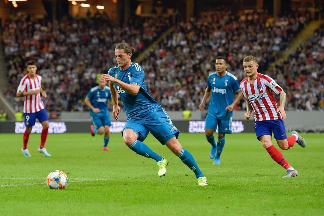 アドリアン・ラビオさんのインスタグラム写真 - (アドリアン・ラビオInstagram)「Unlucky but good game, great team work and good spirit tonight ! ⚪️⚫️💪🏼 #icc2019 #atletijuve #forzajuve」8月11日 4時19分 - adrienrabiot_25