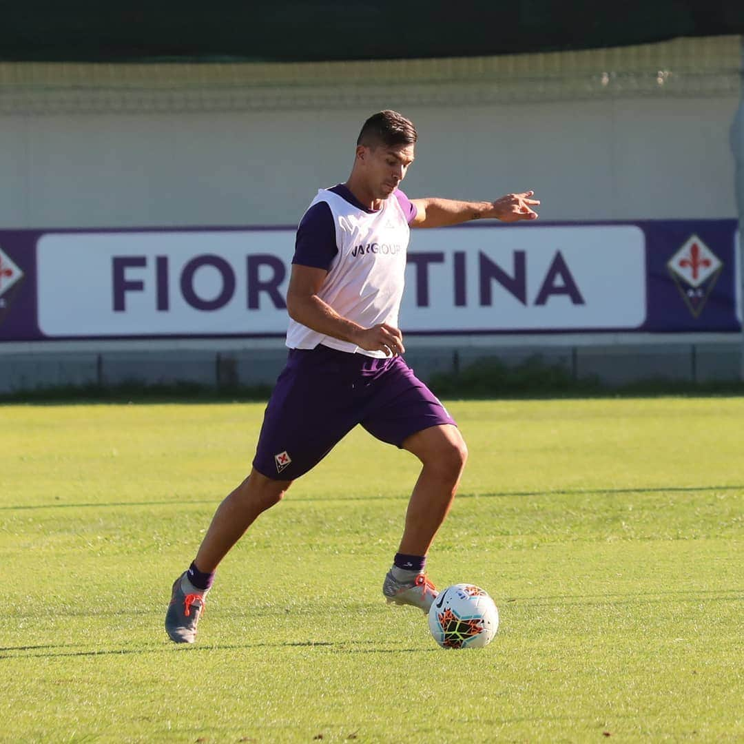 ACFフィオレンティーナさんのインスタグラム写真 - (ACFフィオレンティーナInstagram)「📸 Verso #FiorentinaGalatasaray  allenamento al centro sportivo #DA13 #ForzaViola #QuestaÈFirenze」8月11日 4時20分 - acffiorentina