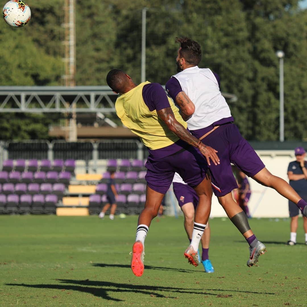 ACFフィオレンティーナさんのインスタグラム写真 - (ACFフィオレンティーナInstagram)「📸 Verso #FiorentinaGalatasaray  allenamento al centro sportivo #DA13 #ForzaViola #QuestaÈFirenze」8月11日 4時20分 - acffiorentina