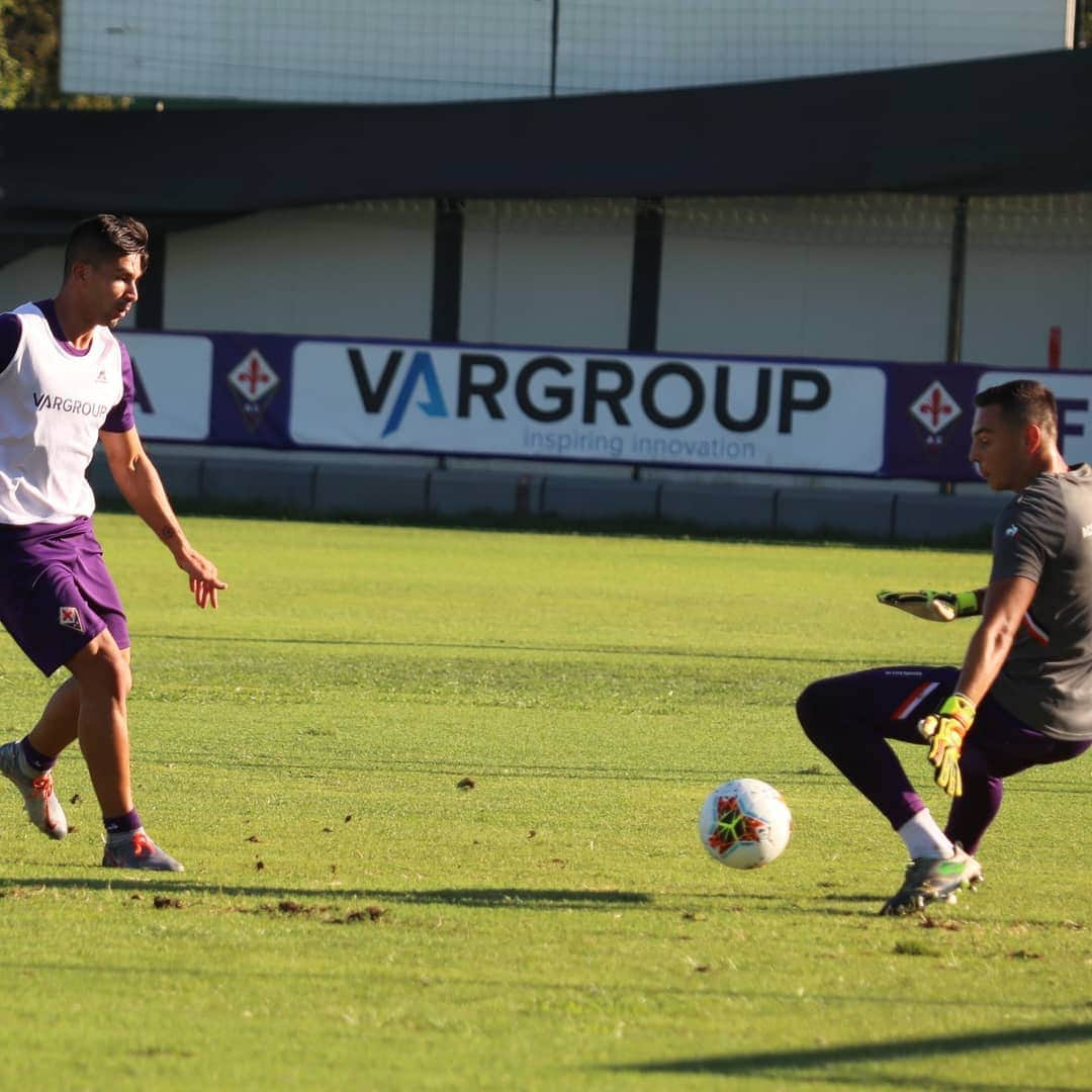 ACFフィオレンティーナさんのインスタグラム写真 - (ACFフィオレンティーナInstagram)「📸 Verso #FiorentinaGalatasaray  allenamento al centro sportivo #DA13 #ForzaViola #QuestaÈFirenze」8月11日 4時20分 - acffiorentina